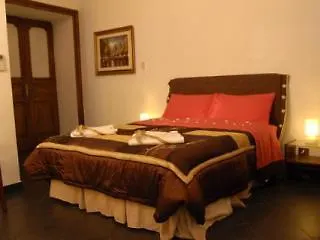 Little Rose Rooms Rom