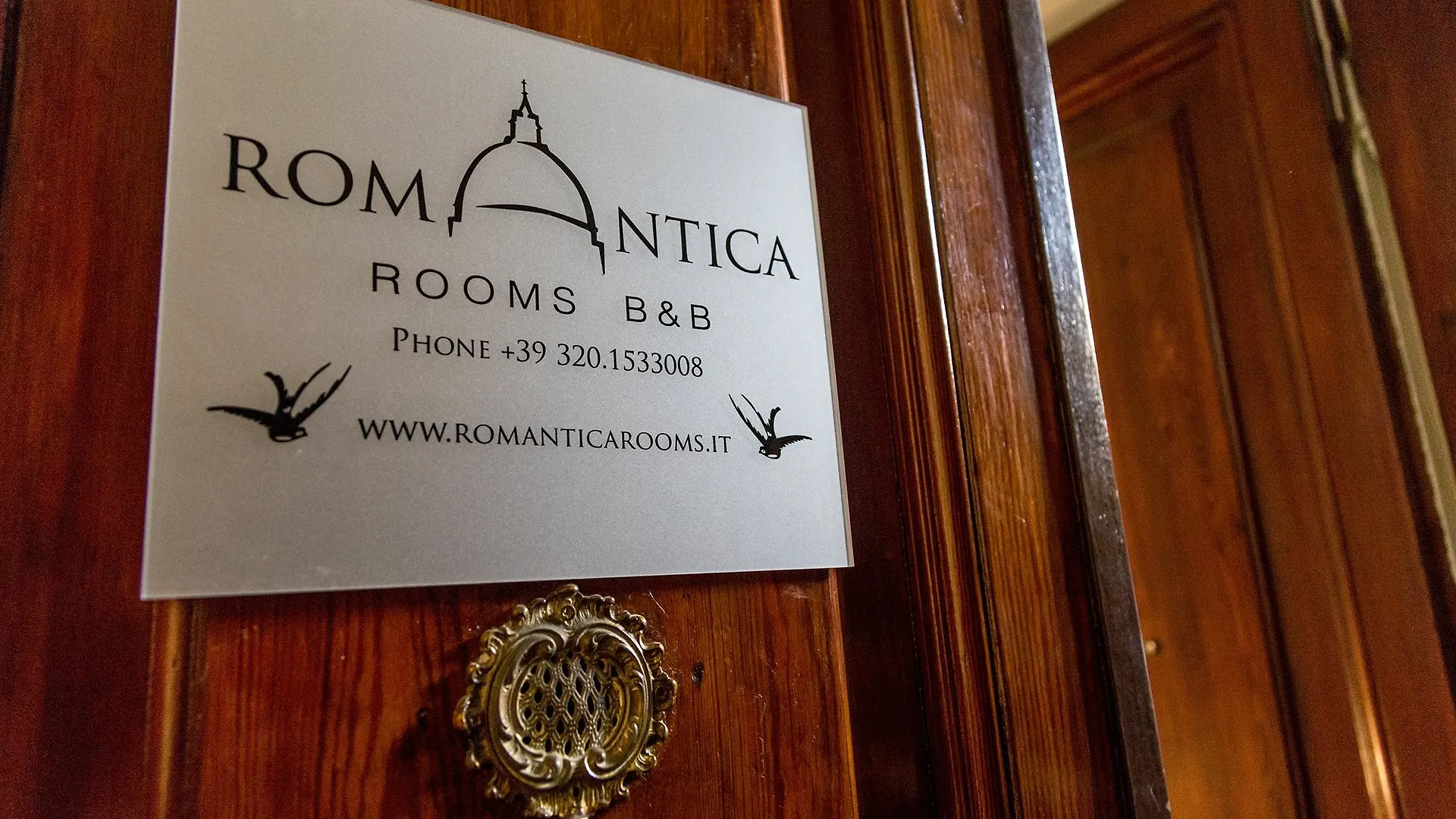 Little Rose Rooms Rom Bed & Breakfast
